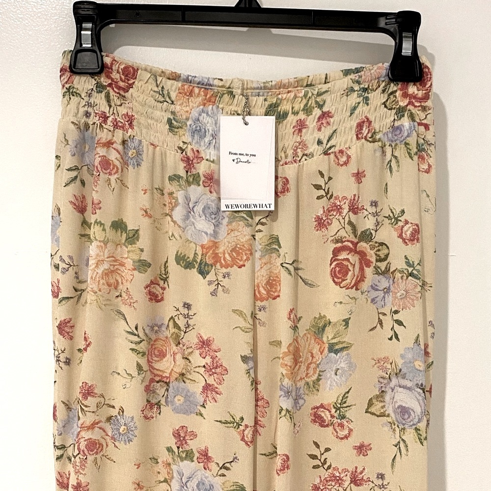 NWT WeWoreWhat Floral Smocked Flare Pants - Picture 8 of 10